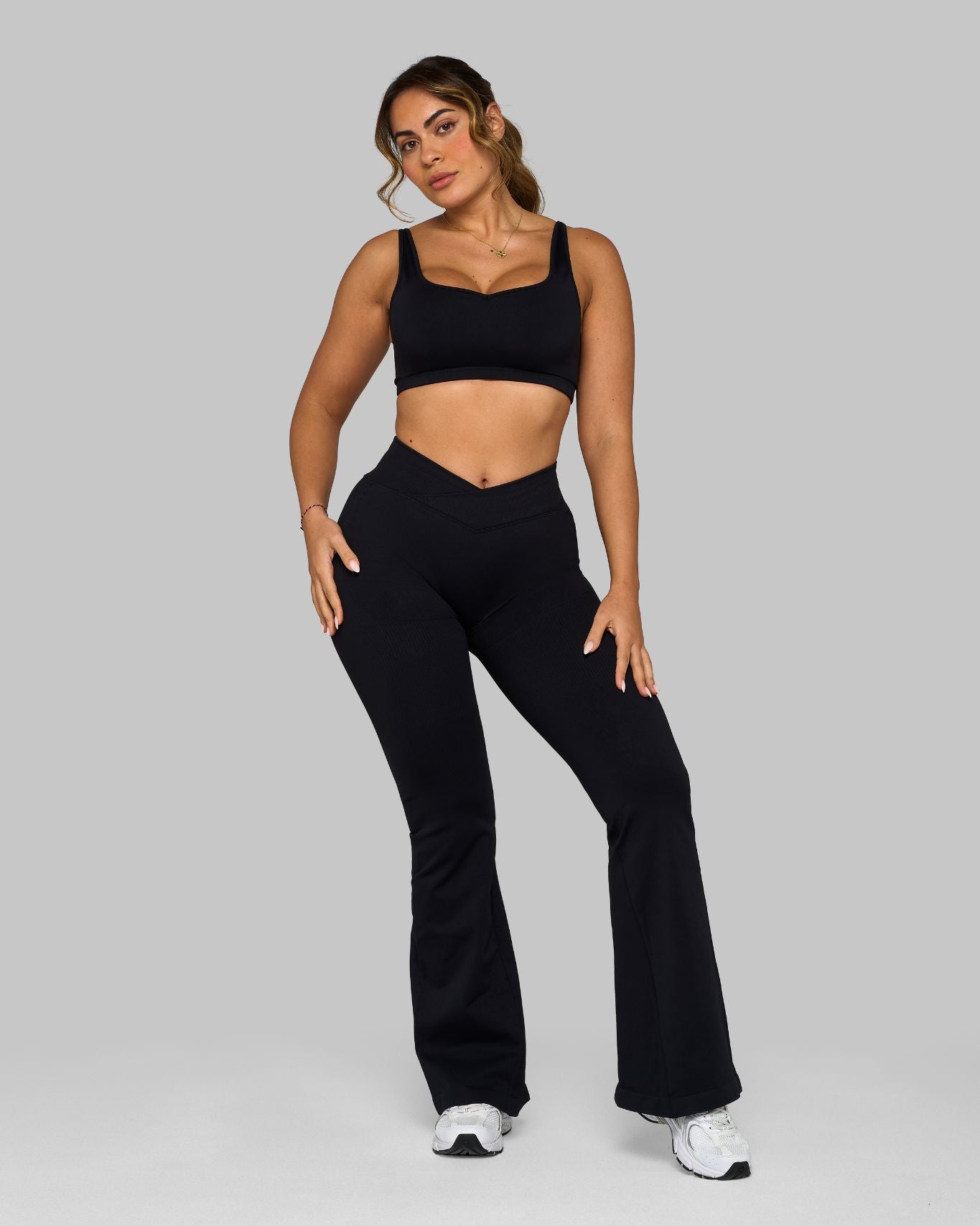 V-Waist Flared Leggings | Night Black